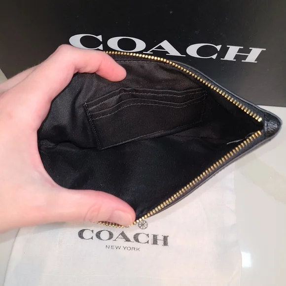 Coach Large Corner Zip Black Leather Wristlet Pristine - Picture 7 of 9